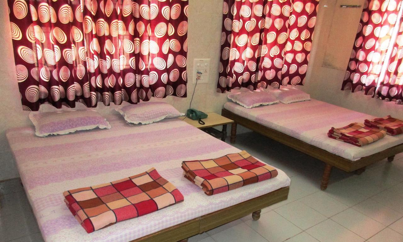 Hotel Devang Дварка Екстер'єр фото